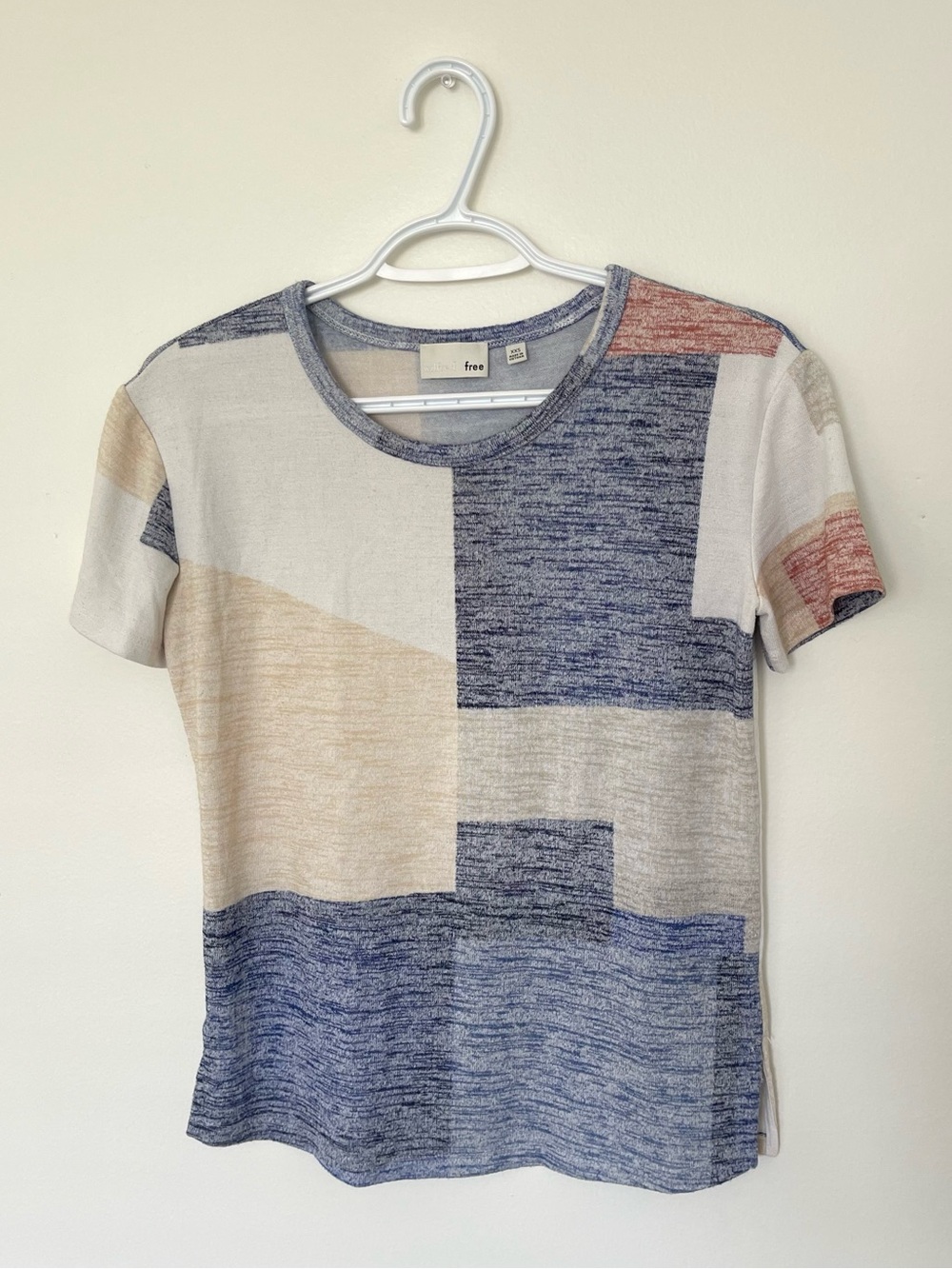 Wilfred Colorblock Short Sleeve Tee in Blue, Cream & Tan